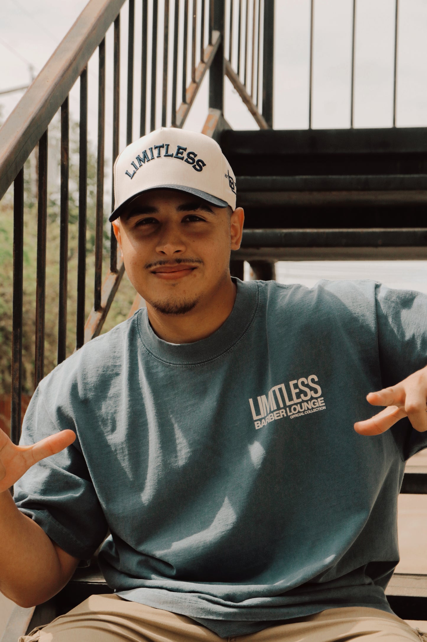 CRÈME- NAVY BLUE LMTLS SNAPBACK